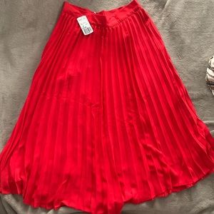 NWT Forever 21 Pleated MIDI Skirt